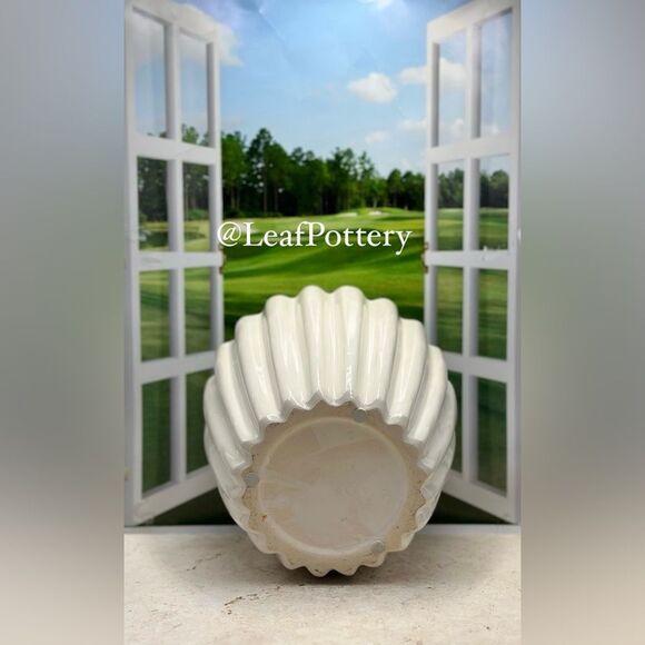 Bellisima Flutter  White Ceramic Planter Pot without drainage hole - Picture 8 of 9
